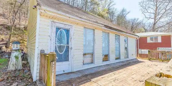 6026 Lynn Rd