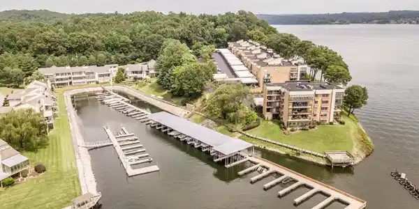 4346 Lakeshore Ln Unit 304