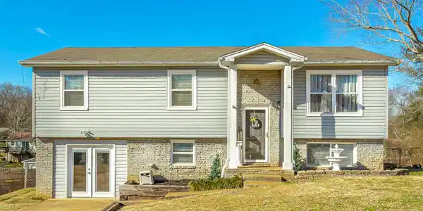 1936 Bay Hill Dr