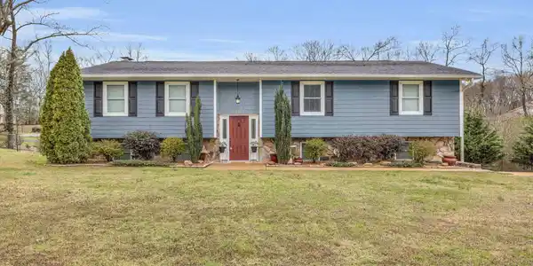 5901 Hickory Hill Dr