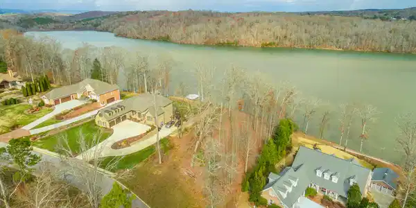 1965 Emerald Point Dr