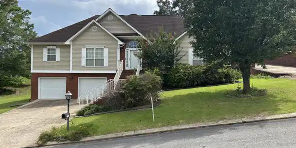 2548 Chimney Lake Circle