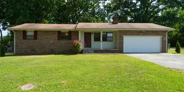 8207 Oxford Dr