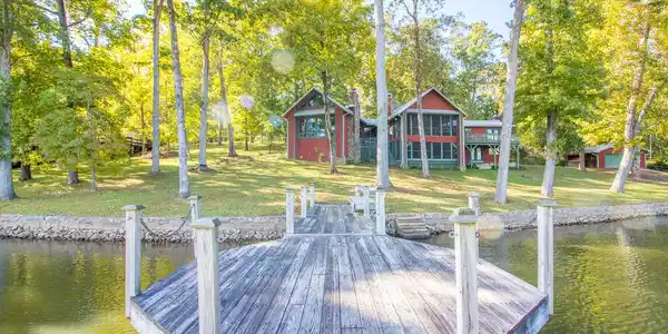 5808 Dogwood Dr