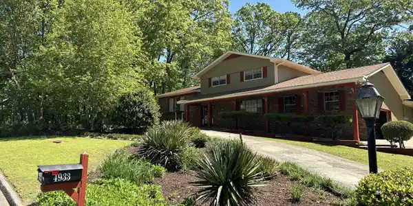 4933 Willow Lawn Dr
