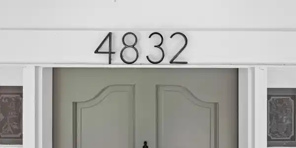4832 Woodland Cir