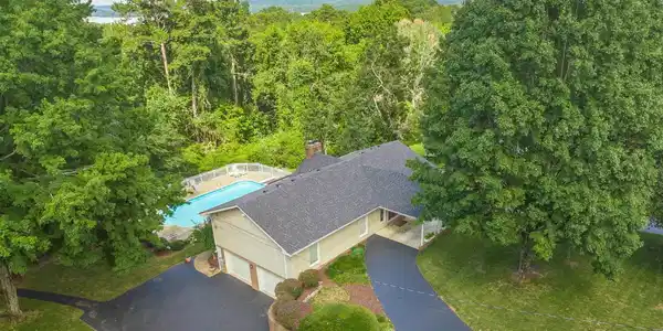 7827 N Cove Ridge Dr
