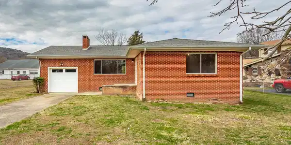 11682 Walker Rd