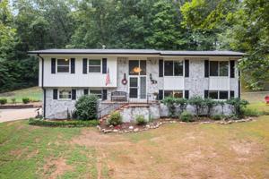 4837 Woodland Cir