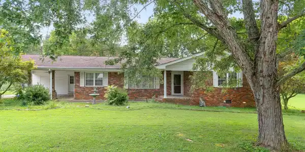 7821 Parkshore Cir
