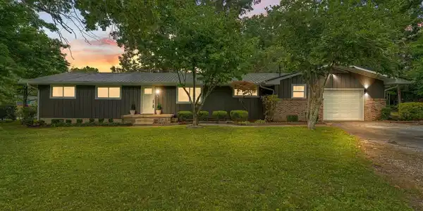 1173 Lakeside Cir