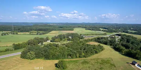 Image 3: Lot 15 1