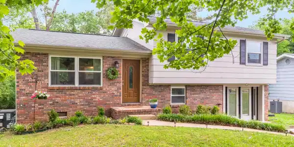 1627 N Chester Rd