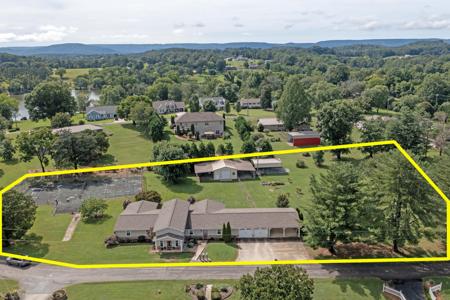 385 Housley Cir