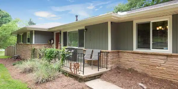 3714 Lake Vista Dr