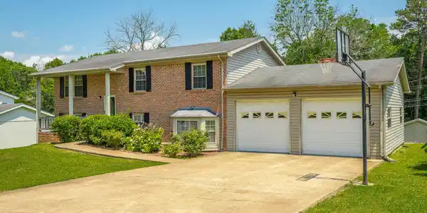 13406 Cindy Dr