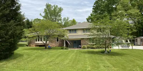 9003 Edgewater Rd