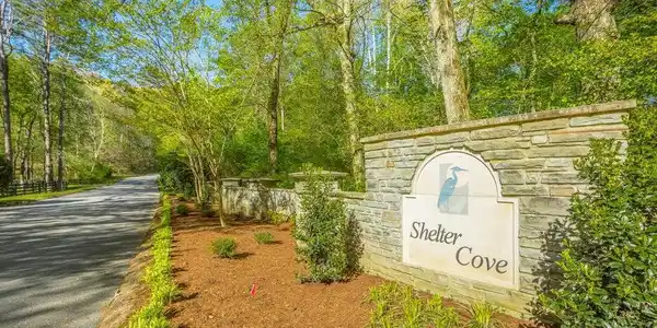 2000 River Bluff Drive