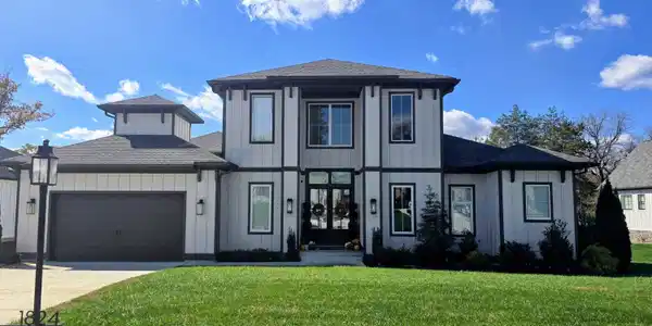 1824 River Breeze Drive