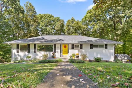 3751 Queens Road