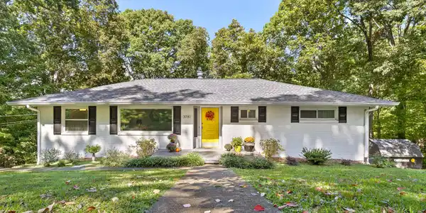 3751 Queens Road