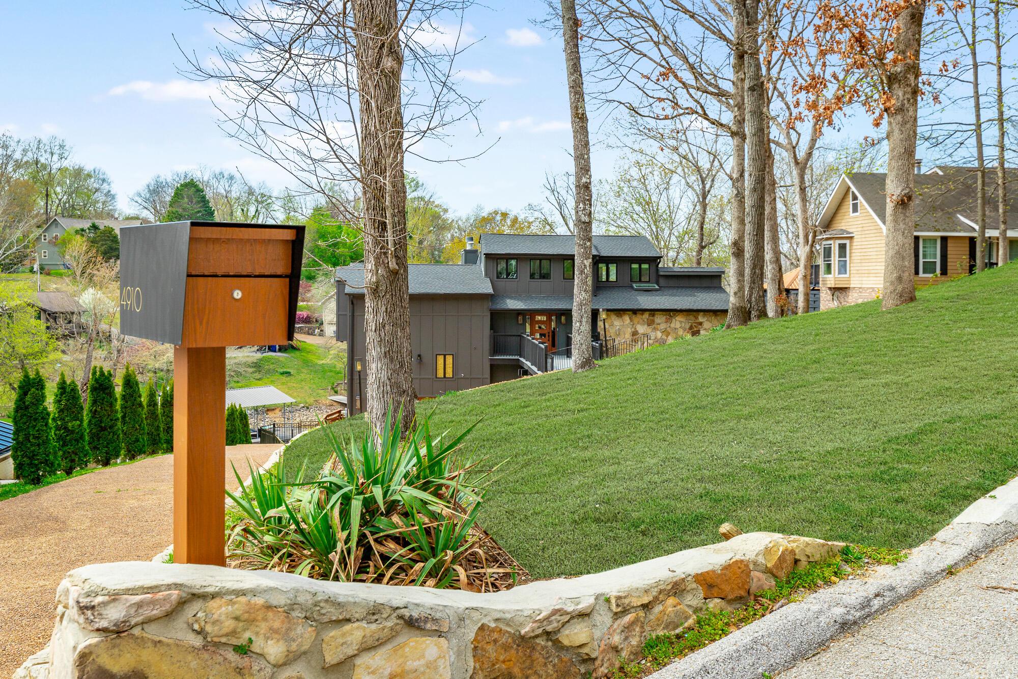 Image 3: 4910 Shoreline Drive HD-184