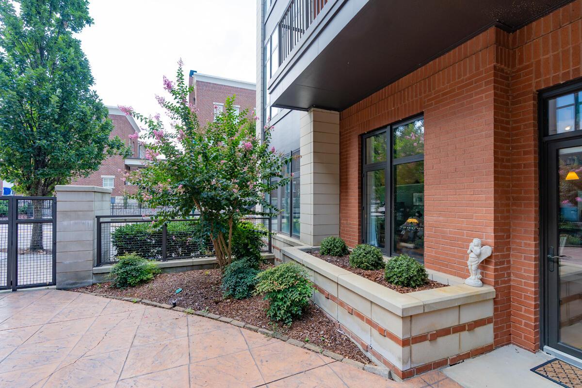 Image 3: 129walnut-25