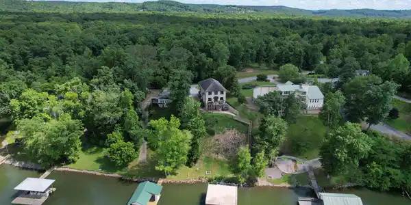 Image 4: 12-web-or-mls-DJI_0957