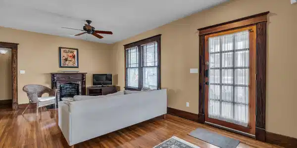 Image 4: 32-web-or-mls-212-jarnigan-ave