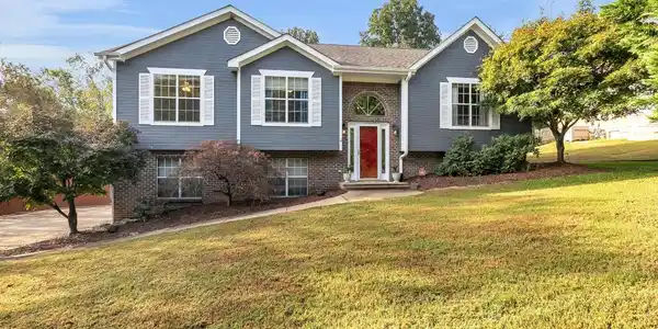 2424 Igou Ferry Rd
