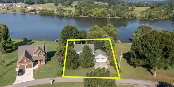 252 Housley Cir