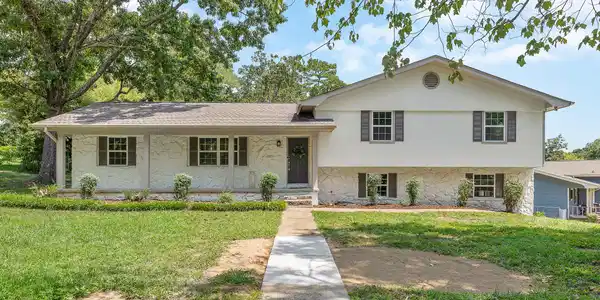 4929 Willow Lawn Dr