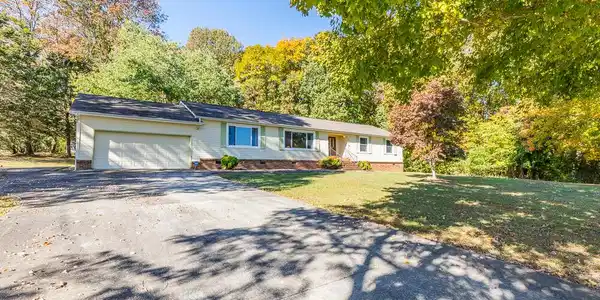 2040 Linwood Circle