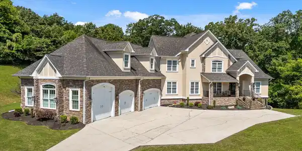 Image 2: 173-River Bluff-173