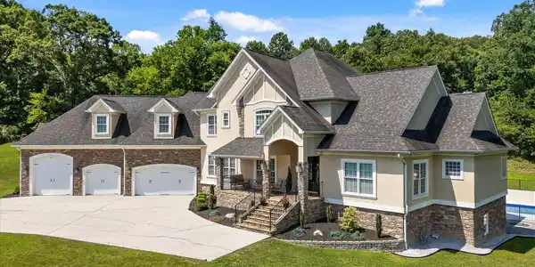 Image 3: 175-River Bluff-175