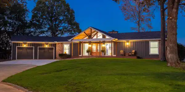 2503 Lake Dweller Ln