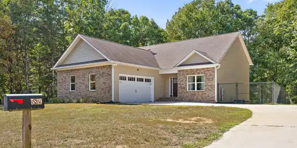 5819 Thatchwood Road