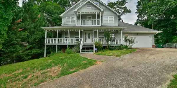 6323 Sea Haven Dr