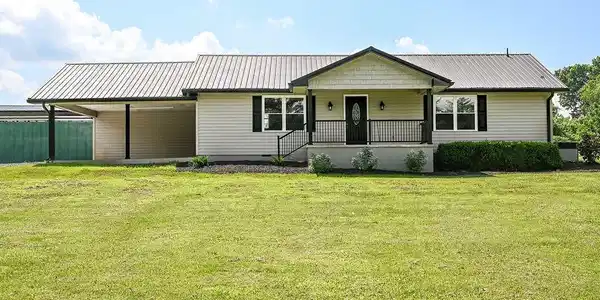 570 Randolph Lane