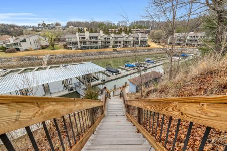4332 Lakeshore Ln Unit 202