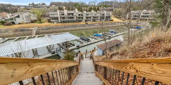 4332 Lakeshore Ln Unit 202