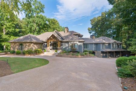 6402 Dogwood Drive