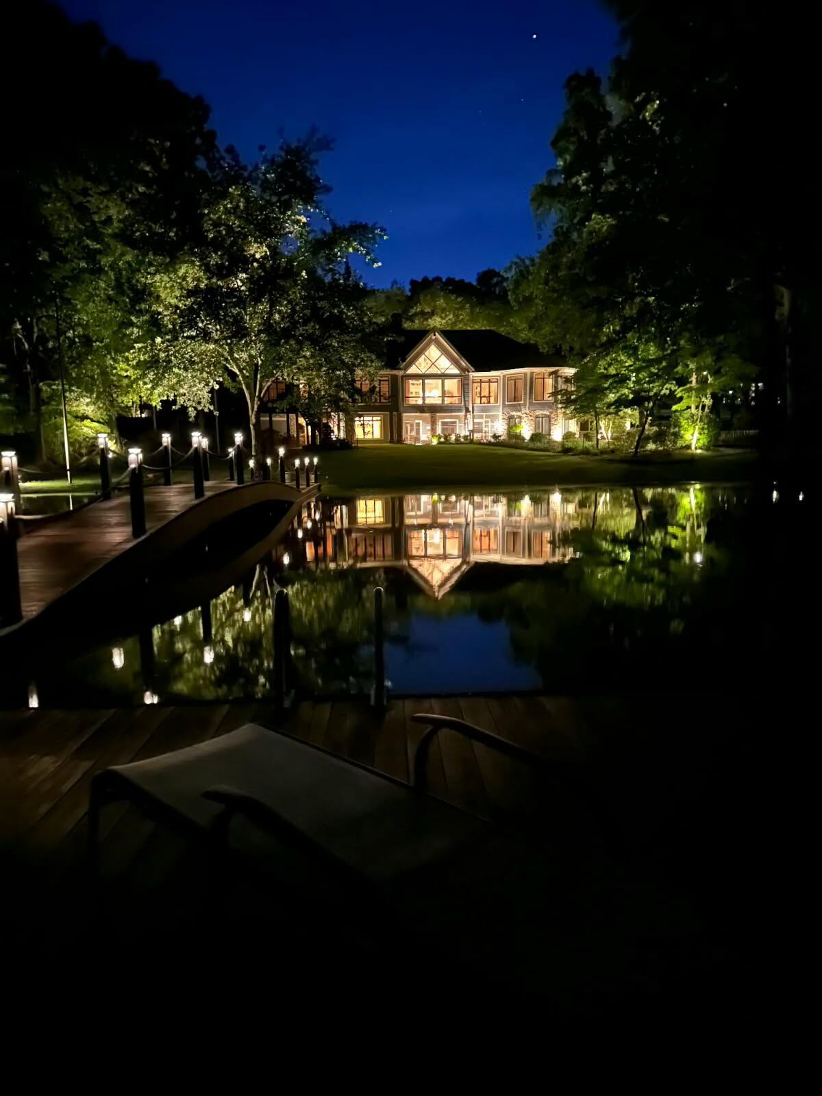 Image 2: Seller Night Picture