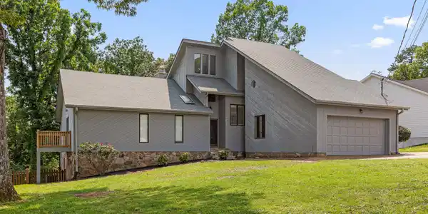 2508 Lake Dweller Lane