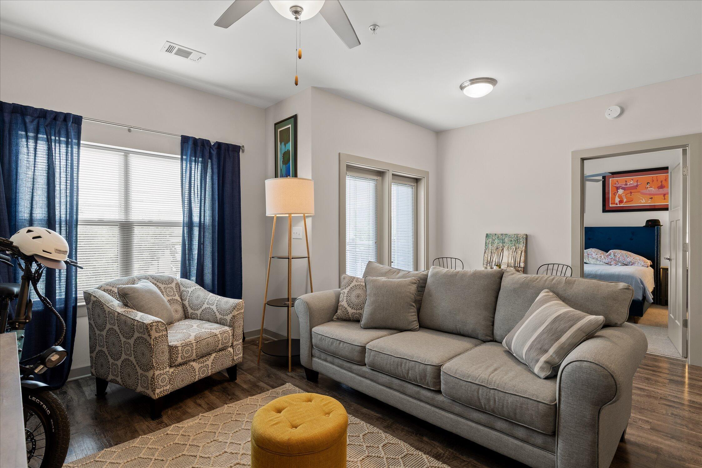 Image 2: 20-782 Riverfront -10