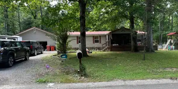 125 Carolyn Ln