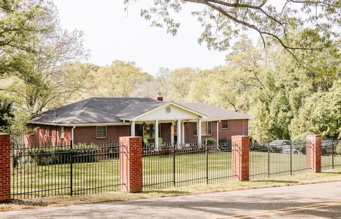 9427 N Hickory Valley Rd, Chattanooga, TN lhrmls02125734