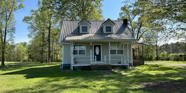290 Hunter Island Ln