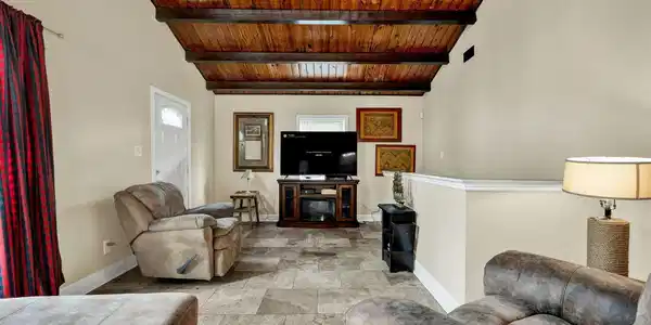 Image 4: 32-web-or-mls-DSC02328