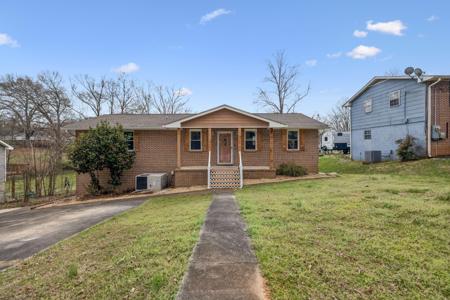 5902 Tyner Lane